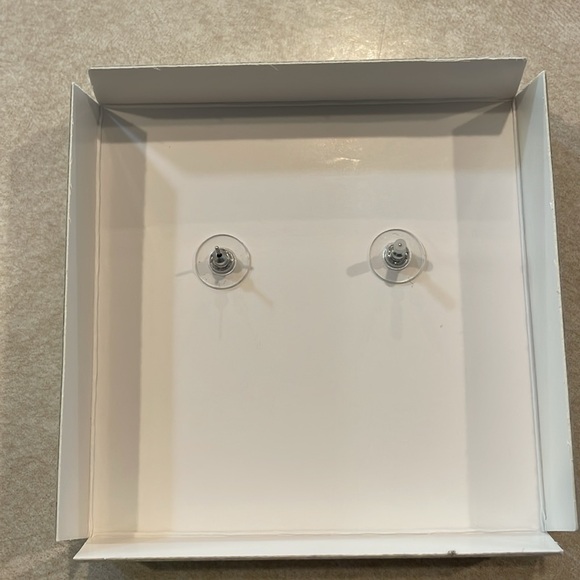 Disney Baublebar Bride Rhinestone Earrings New in Box - Picture 3 of 4